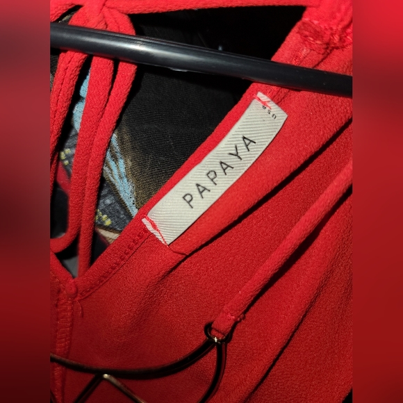 Large halter top - Picture 3 of 4